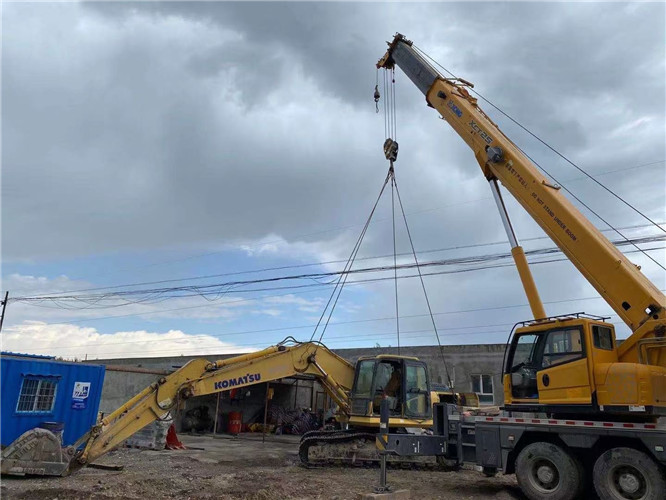 霍山县25吨吊车的工作半径是多少？