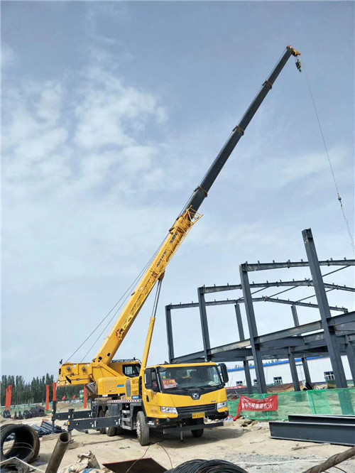 霍山县超高层建筑钢结构吊装案例